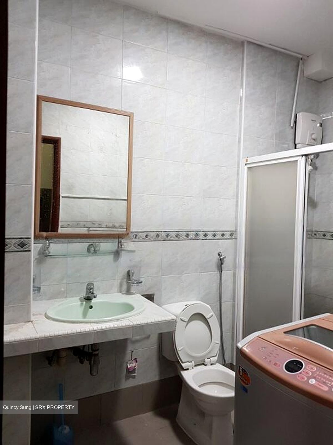 Onan Road (D15), Terrace #636014551